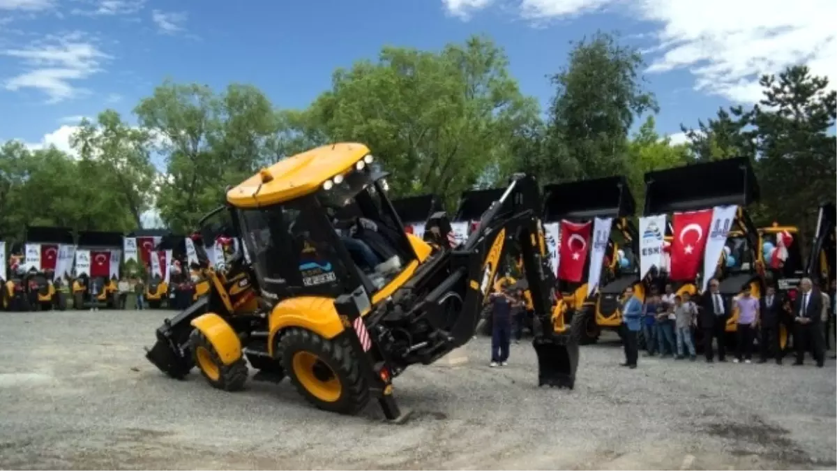 Erzurum Büyükşehir Belediyesinin Araç Filosu Güçlendi