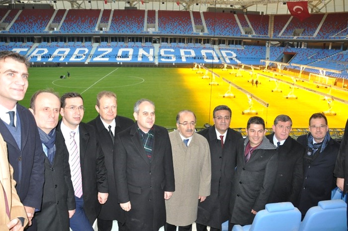 Gençlik ve Spor Bakanı Kılıç, Akyazı Stadı\'nda İncelemelerde Bulundu -1