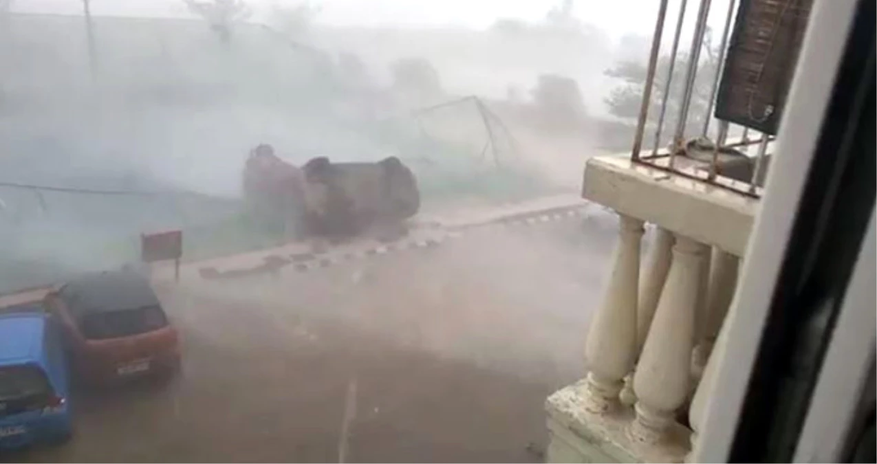 Hindistan\'da Etkili Olan Tufan Otomobilleri Oyuncak Gibi Fırlattı