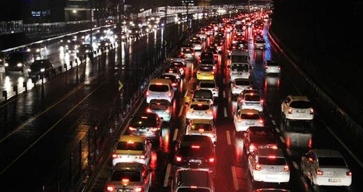 İstanbul\'da Trafik Durma Noktasına Geldi!