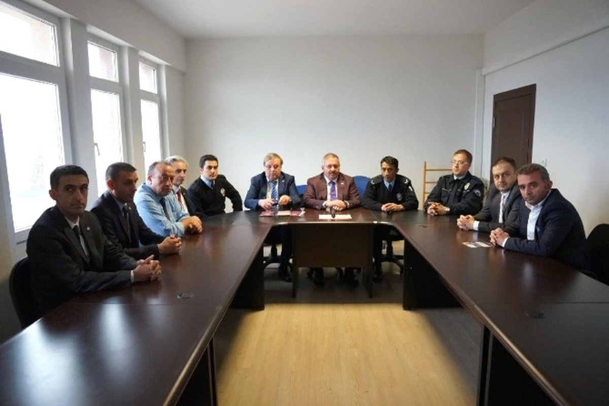Kayseri Osb Yönetim Kurulu\'ndan Şehit Muzaffer Tufaner Polis Merkezine Taziye Ziyareti