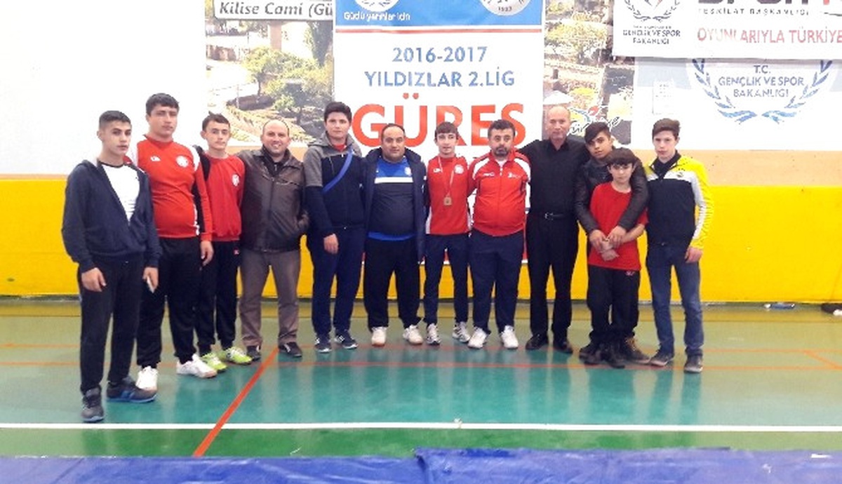 Kazandığı Altın Madalyayı Şehitlere Adadı