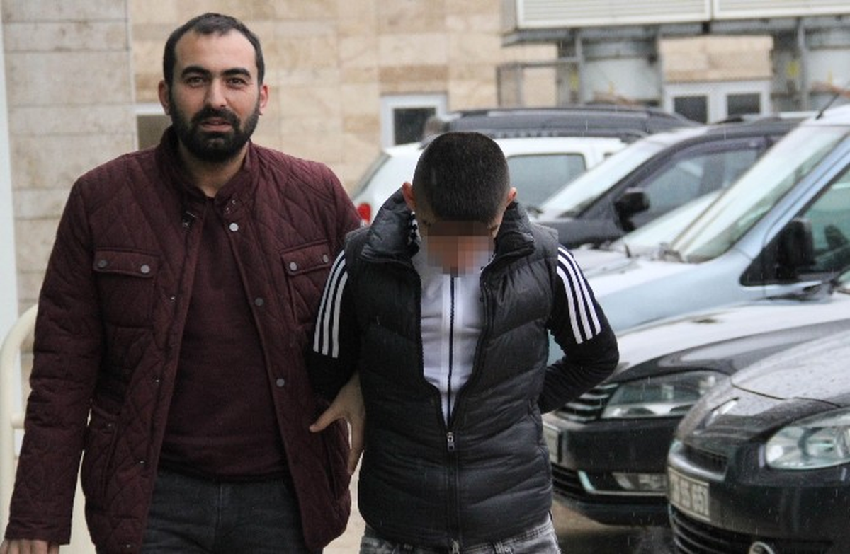 Kendisine Sigara Vermeyeni 6 Yerinden Bıçaklayan Çocuk Tutuklandı