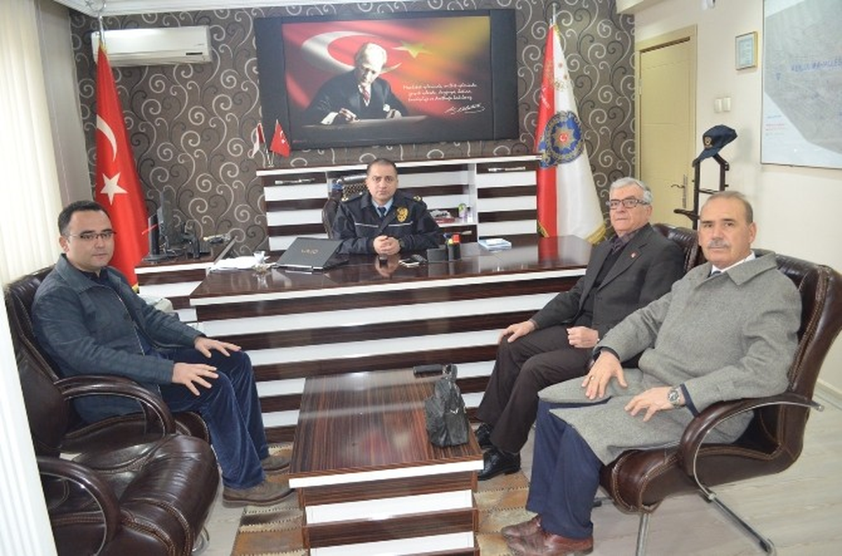 Kula\'da Siyasi Parti Başkanlarından Emniyete Ziyaret
