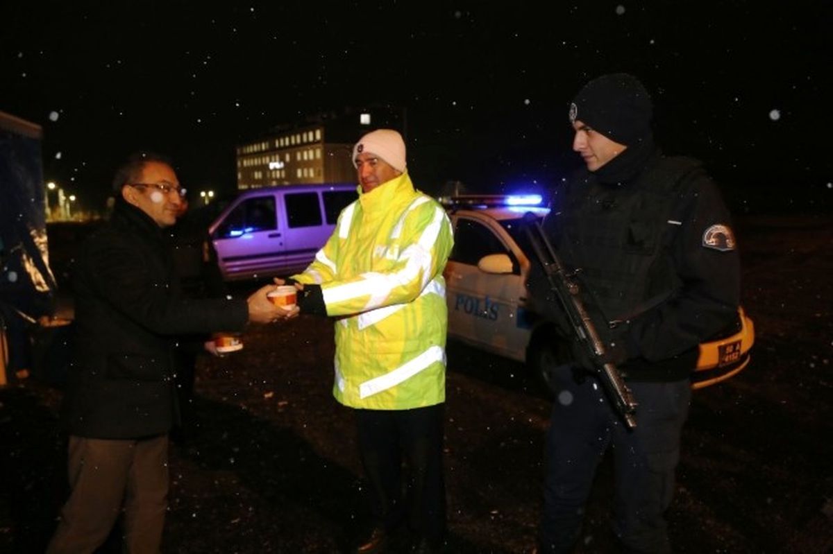 Nevşehir Valiliği, Polis ve Askere Çorba İkram Etti