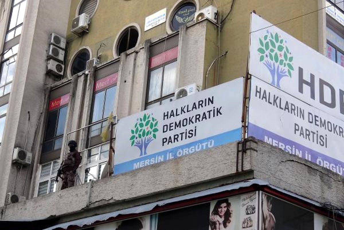 Polis, Mersin Hdp İl Binasında Arama Başlattı