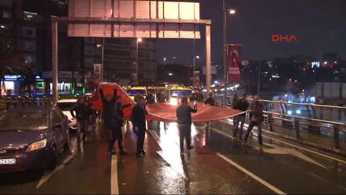 Taksi ve Dolmuş Şoförleri, Terör Saldırısını Protesto Etti