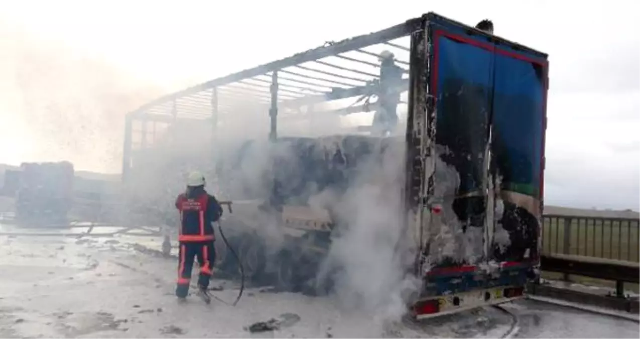 TIR Dorsesinde Yangın! TEM 1 Saat Boyunca Trafiğe Kapandı