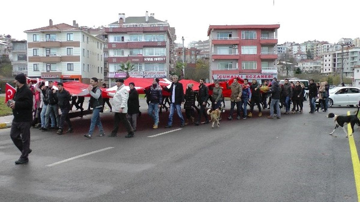 Akçakoca\'da Teröre Tepki Yürüyüşü