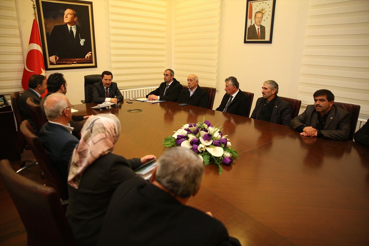 Akkuşlu Muhtarlar, Vali Balkanlıoğlu\'nu Ziyaret Etti