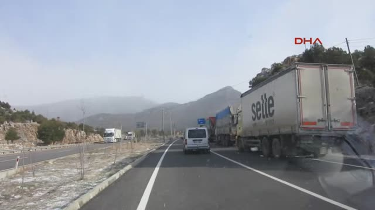 Akseki Kar, Akseki- Seydişehir Yolunda Ulaşımı Engelliyor