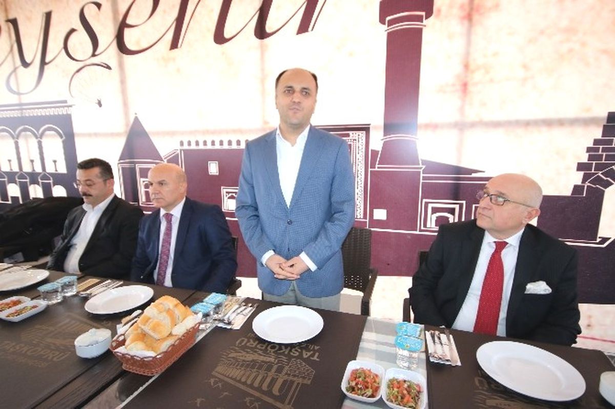 Beyşehir Belediyesi\'nden Polise Moral Yemeği