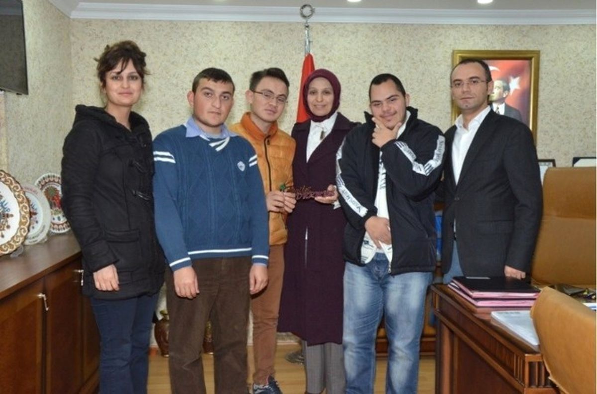 Bilecik Özel Eğitim Mesleki Eğitim Merkezi Öğrencilerinden Durmuş\'a Ziyaret