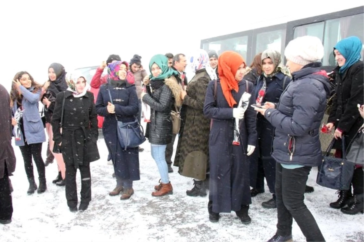 Bozok Üniversitesi Öğrencileri Polislere Çorba İkramında Bulundu