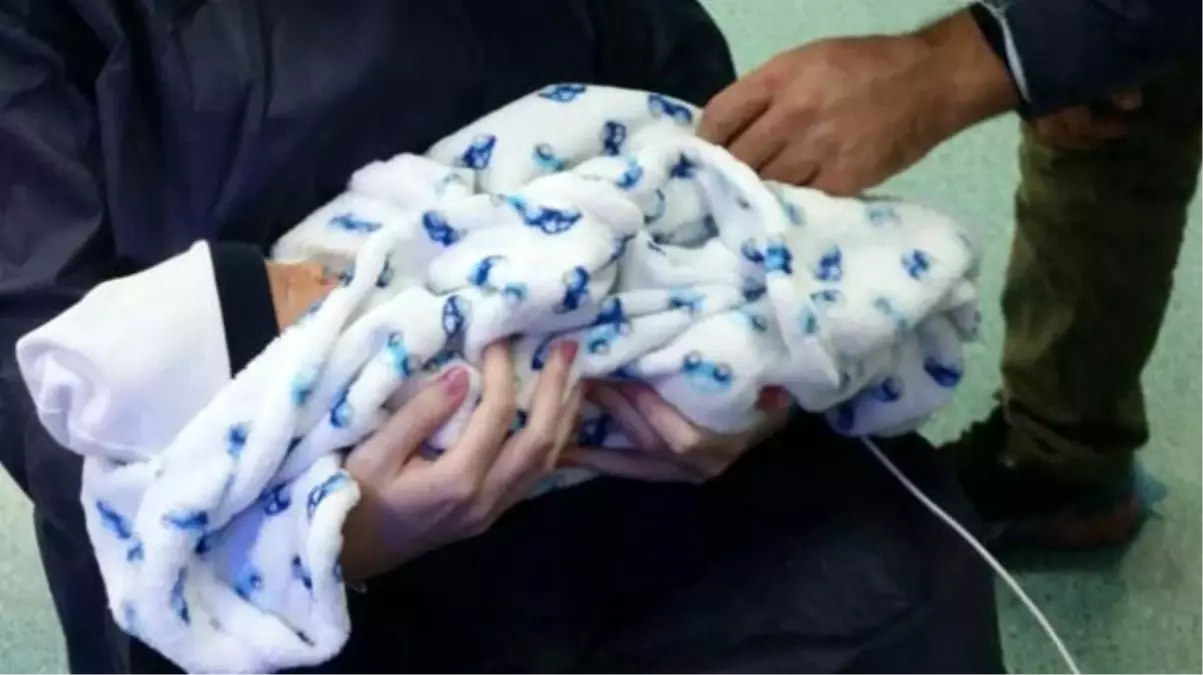 Dha Yurt: (Yeniden) \'Yeni Doğan Bebeğin Hastanede Zarar Gören Kulağı Koptu\' İddiası