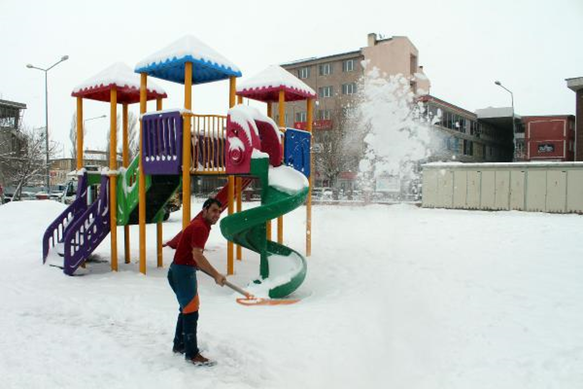 Doğu Kar Hapsinde (2)