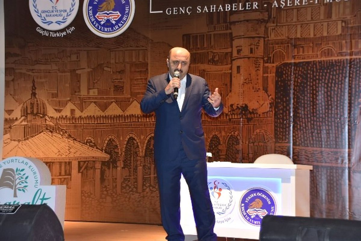 Döngeloğlu Sinop\'ta Söyleşi Gerçekleştirdi
