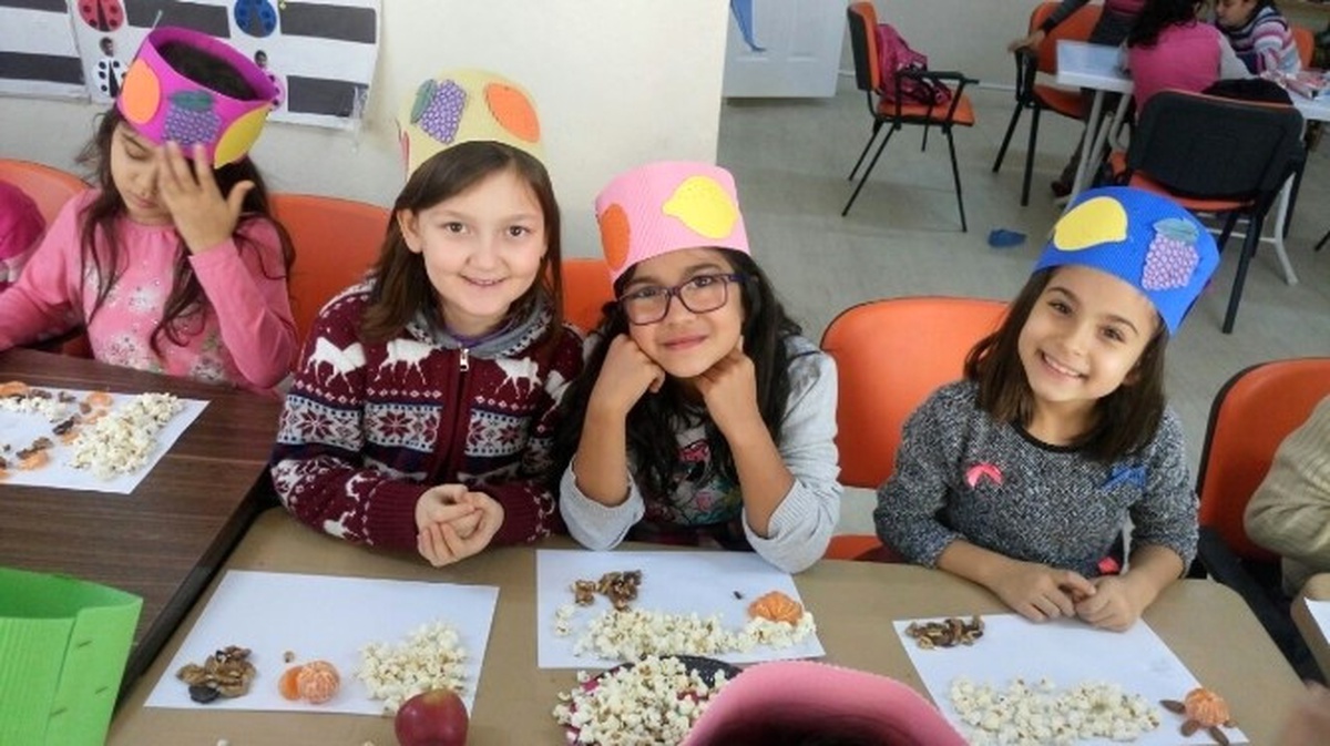 Efeler\'de Minikler \'Tutum Yatırım ve Türk Malları Haftası\'nı Kutladı