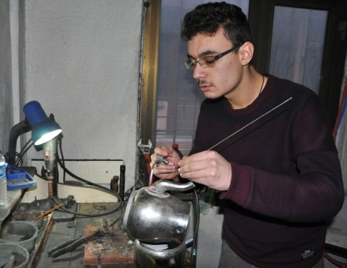 Eski Eşyalar \'Çaydanlık Hastanesi\'nde Hayat Buluyor