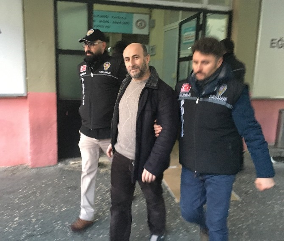 Fetö Operasyonunda Gözaltına Alınan Akademisyenler Adliyeye Sevk Edildi