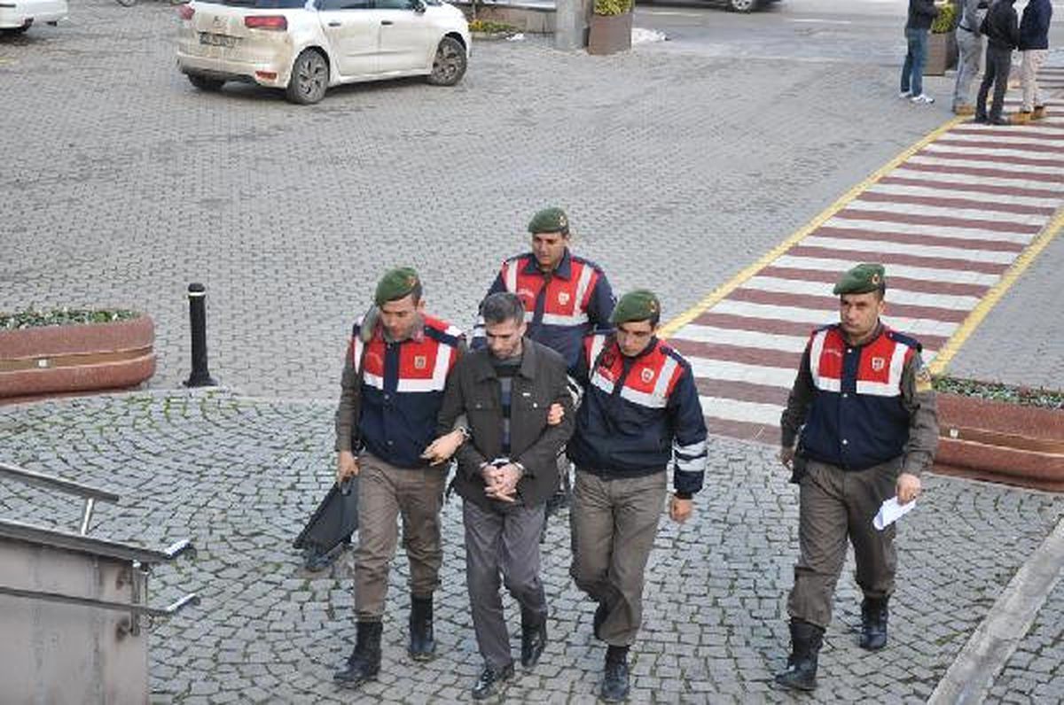 Firari Tutuklu, Camdan Kaçarken Yakalandı