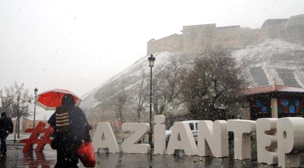 Gaziantep\'e Mevsimin İlk Karı Düştü
