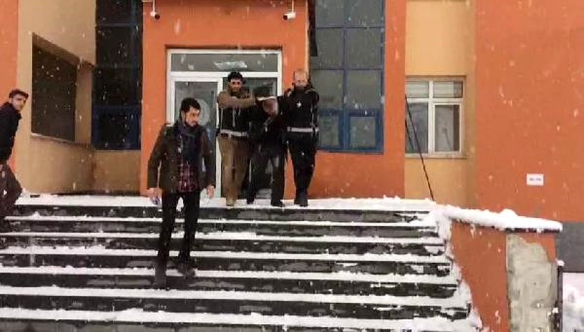 Hakkari\'de Fetö İl İmam Yardımcısı Tutuklandı