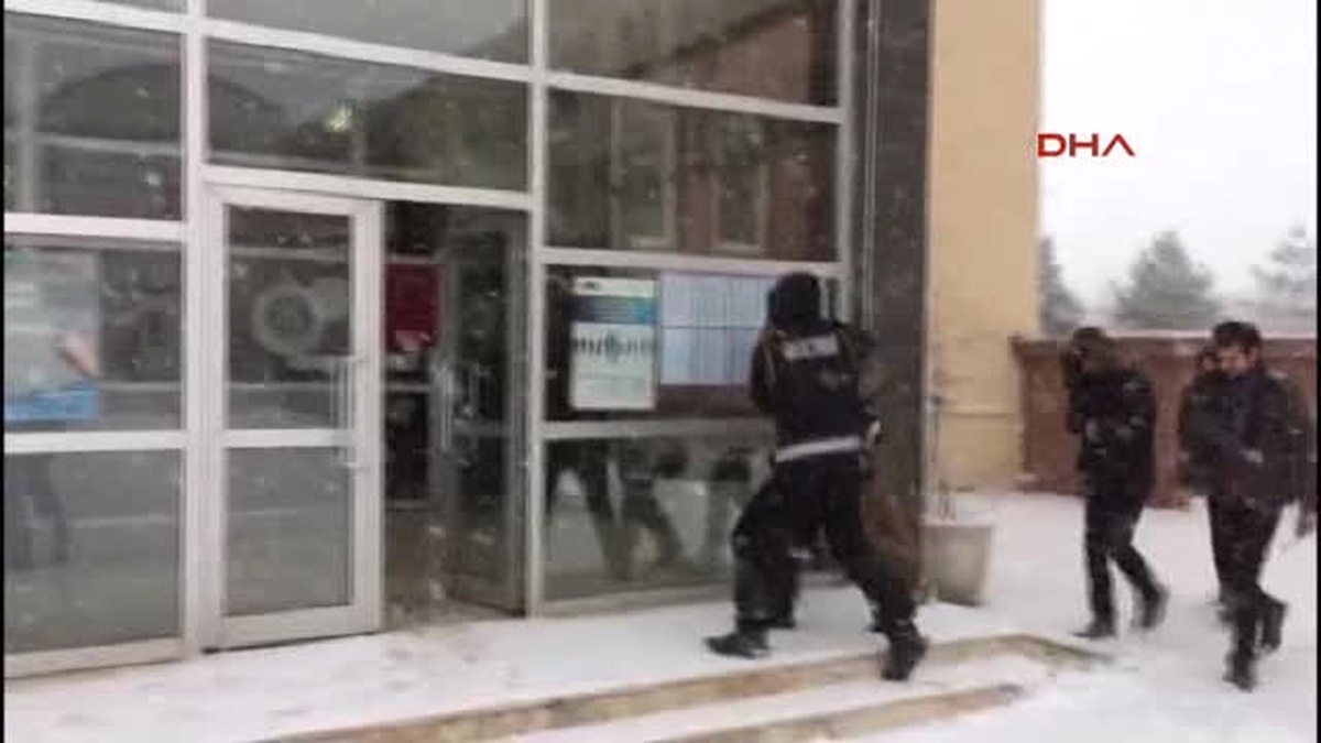 Hakkari\'de Fetö\'nün Il Imam Yardımcısı Tutuklandı