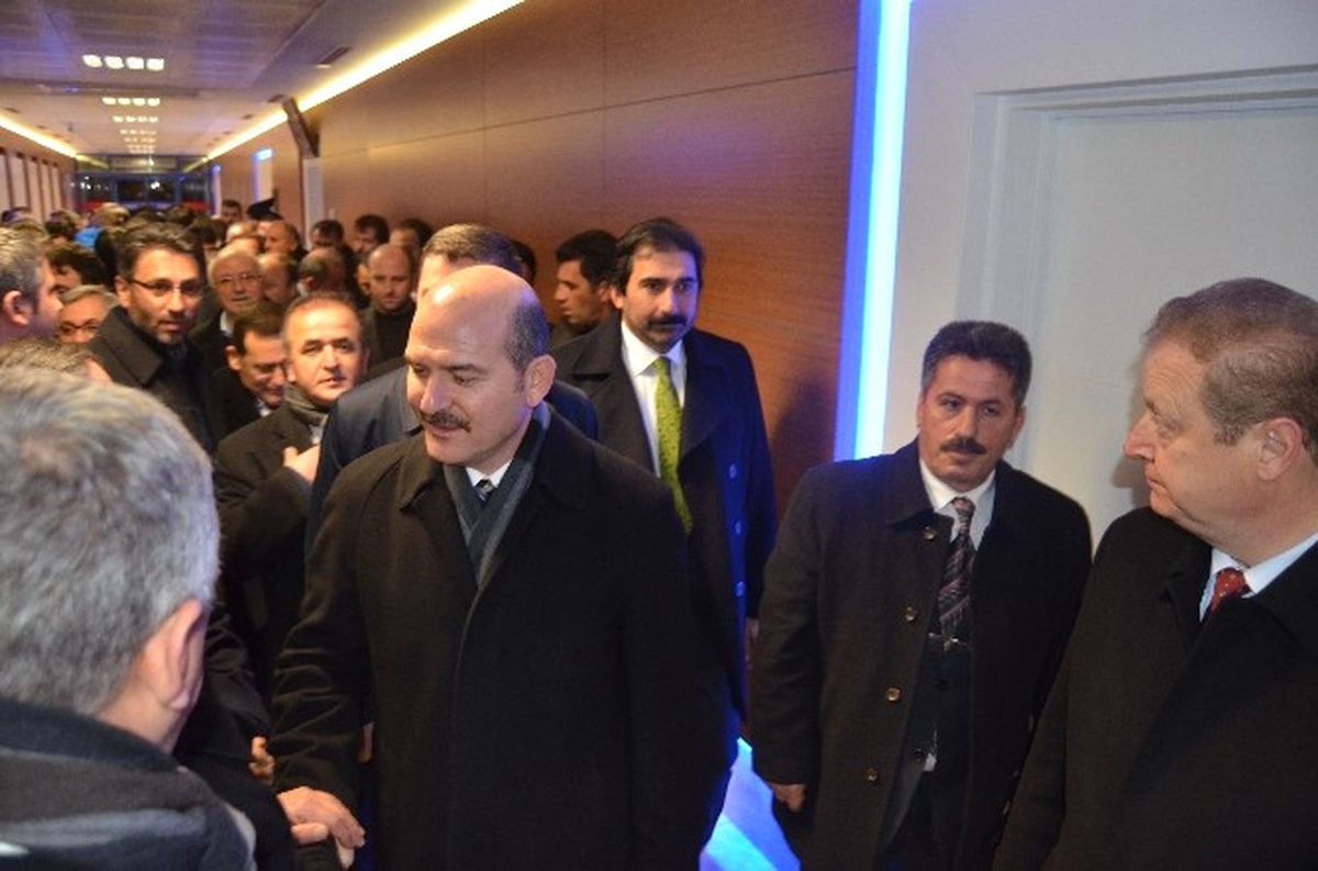 İçişleri Bakanı Soylu, Akyazı Kültür Kompleksi\'nde İncelemelerde Bulundu