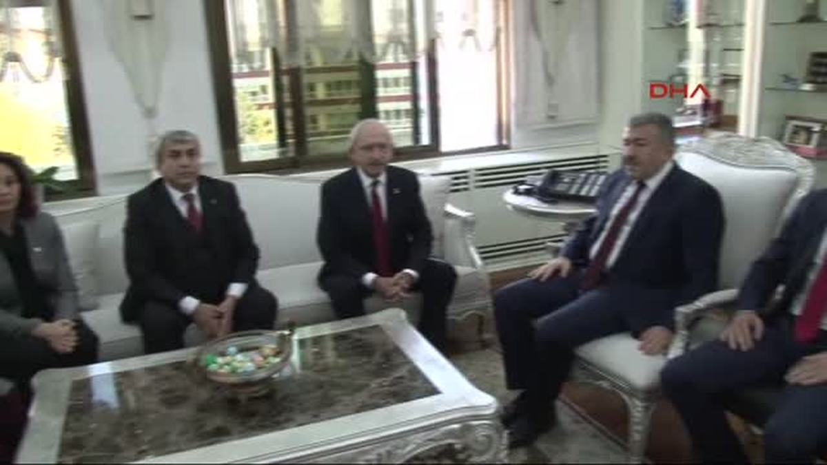 Kılıçdaroğlu Istanbul Emniyet Müdürlüğü\'nü Ziyaret Etti