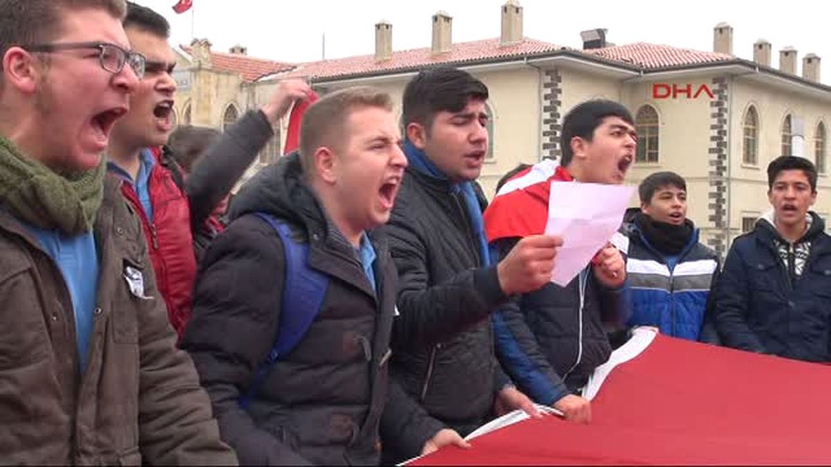 Kilis\'te Liselilerden Terör Protestosu