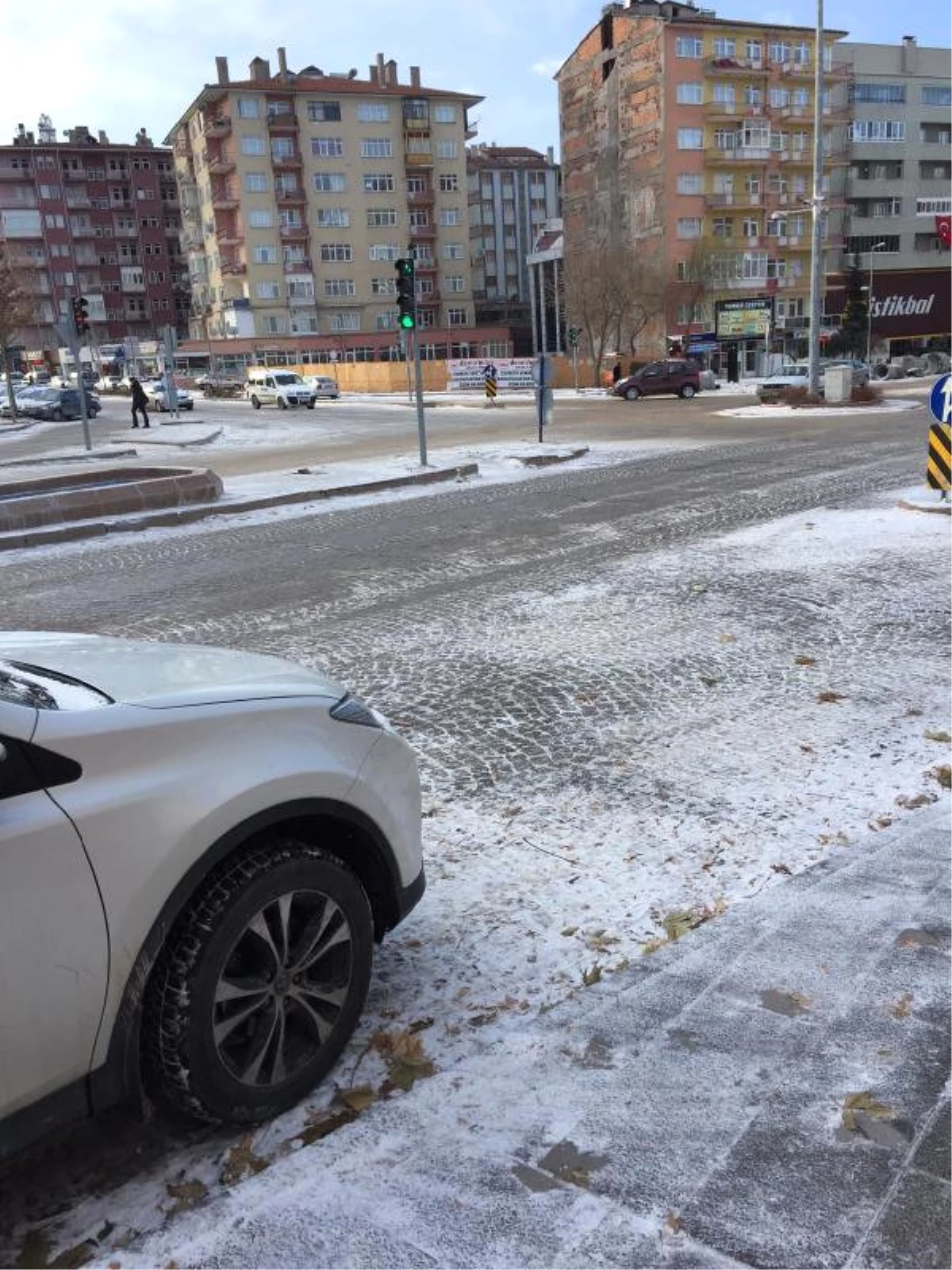 Kırşehir\'de Kar ve Buzlanma Kazalara Neden Oldu