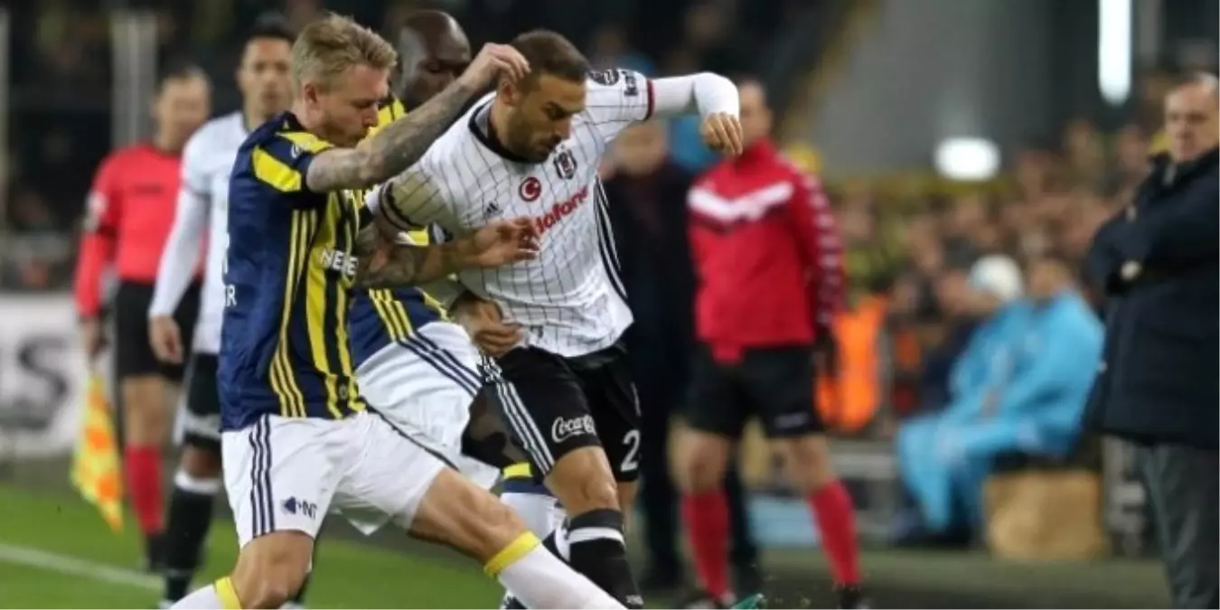 Kjaer İçin Pazarlıklar Sezon Sonunda!