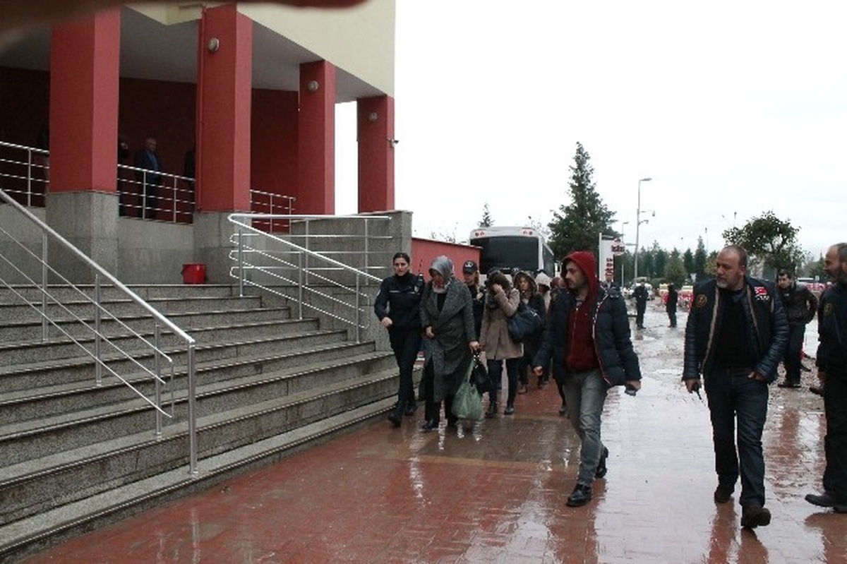 Kocaeli\'de Fetö\'den Gözaltına Alınan Katipler Serbest Bırakıldı