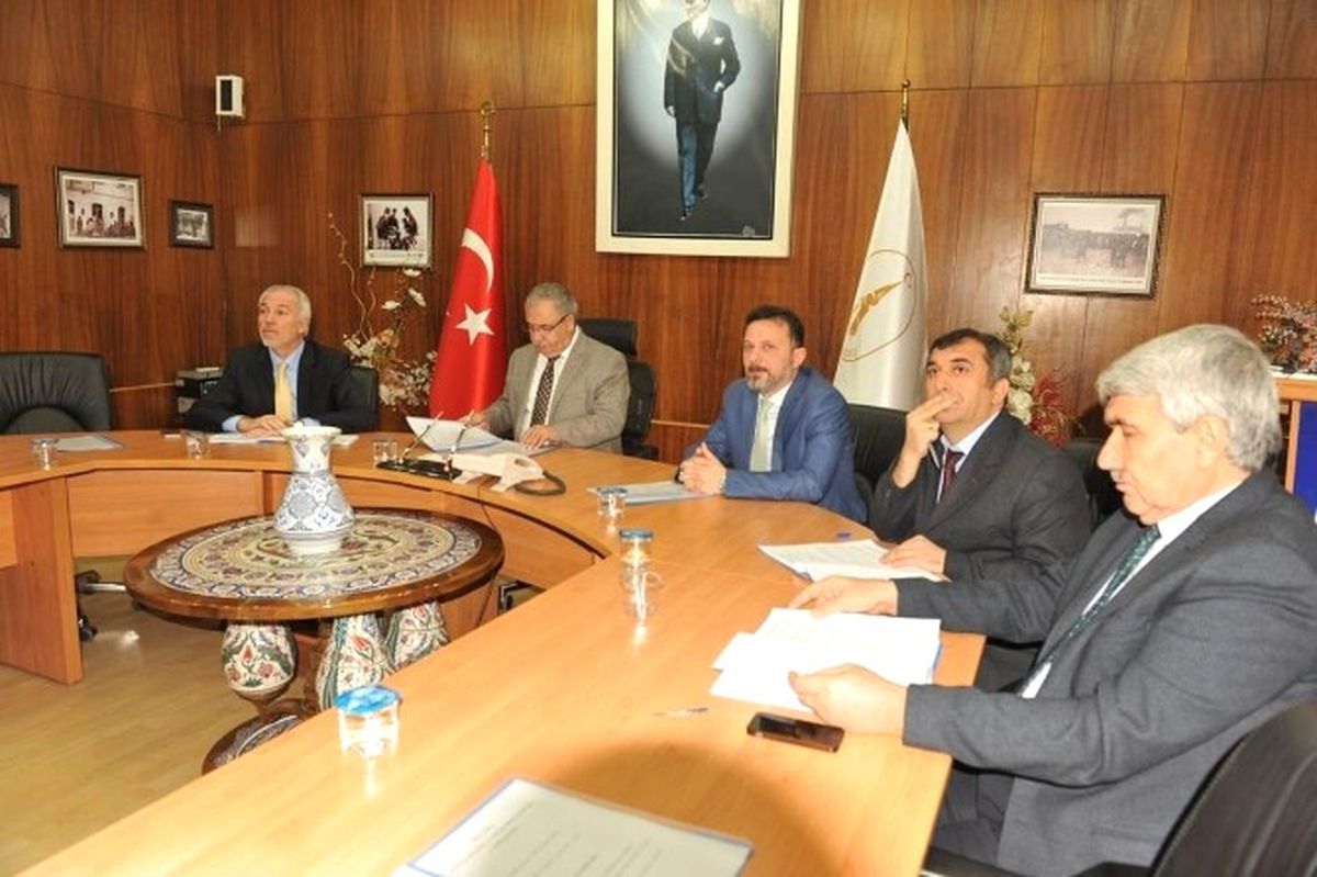 Kütahya\'da \'Kamu, Üniversite ve Sanayi\' Üretimde İş Birliği Yapıyor