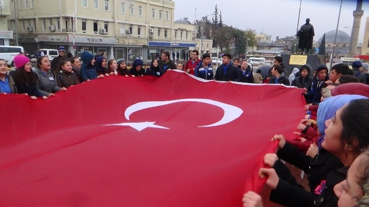 Liseli Öğrenciler Terör Saldırısını Protesto Etti