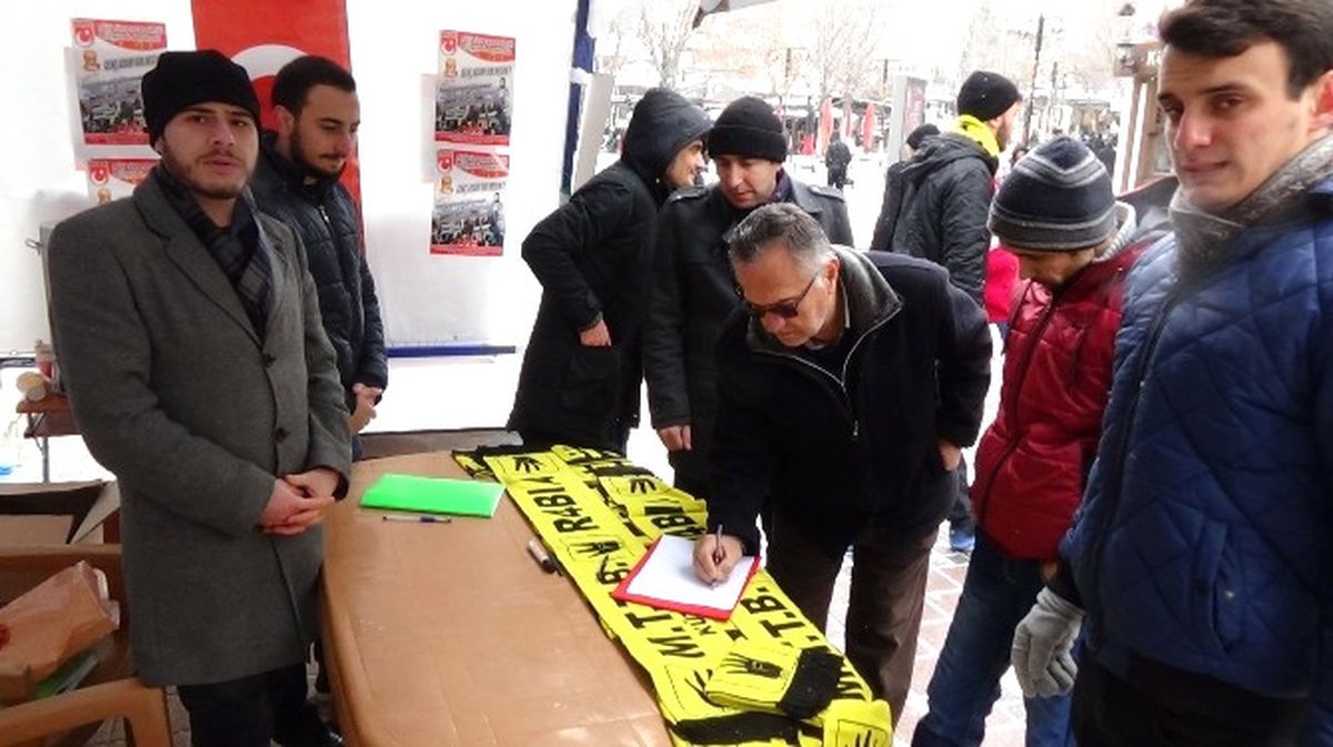 Mttb\'li Gençler, Halkın Halep Meselesine Olan Duyarlığını Daha da Artırmak İçin İmza Kampanyası...