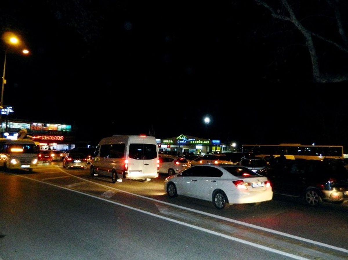Mudanya\'da Trafik Karmaşası Çıldırtıyor