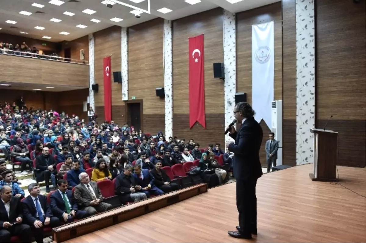 Öğrencilere Etkili İletişim Semineri Verildi