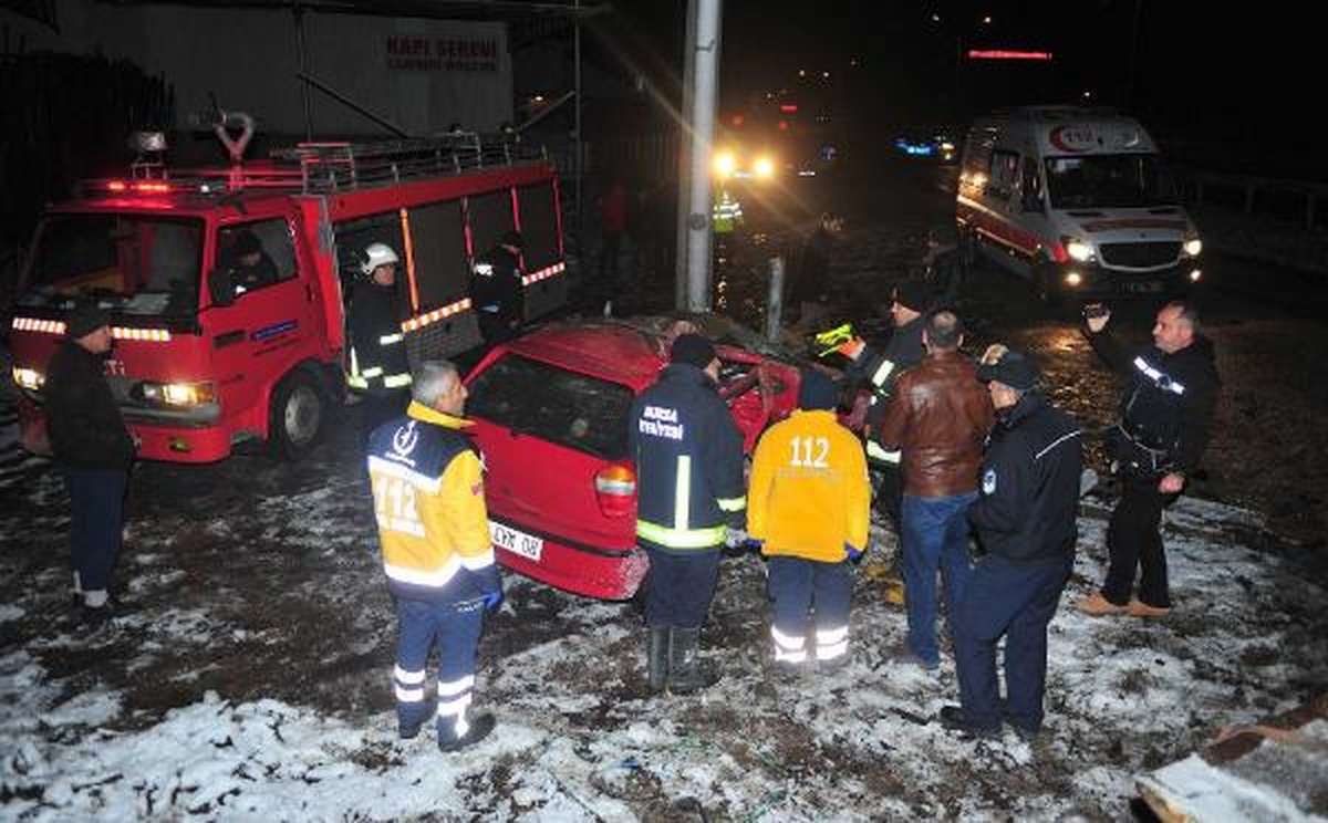 Otomobili Aldıkları Gün Kaza Yaptılar: 3 Öldü
