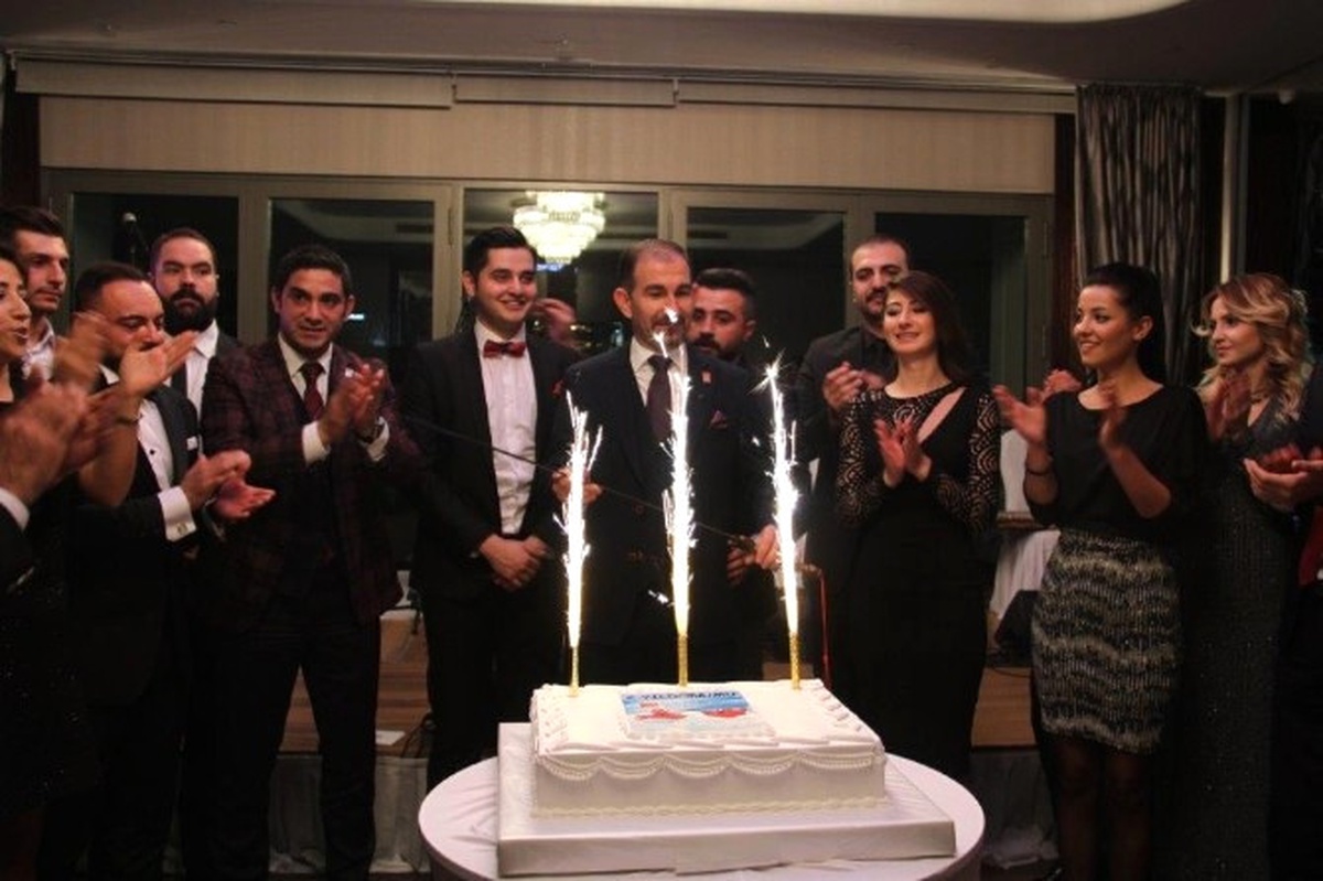 Realty World Elfi Gayrimenkul 2 Yaşında