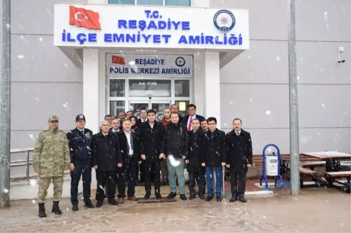 Reşadiye\'de Polise Destek