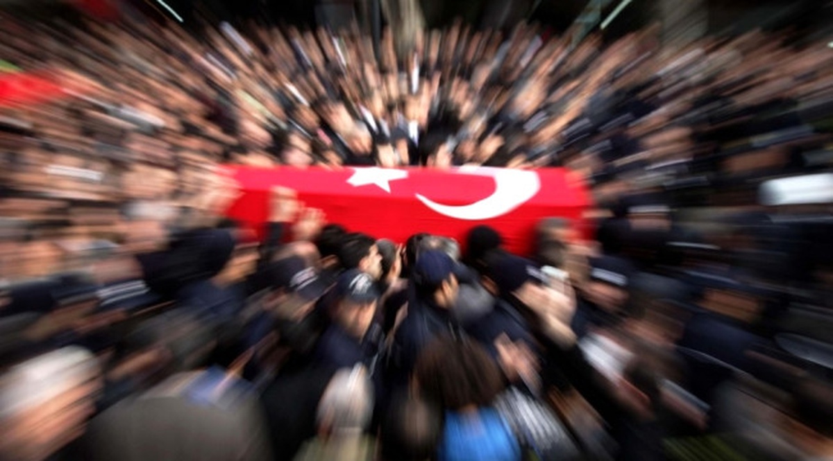 Şehit Çocuğunun Yırtık Ayakkabısı" İddiası
