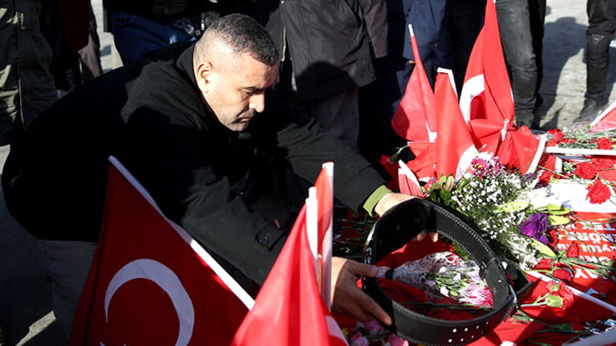 Şehitler Tepesine Ziyaretçi Akını