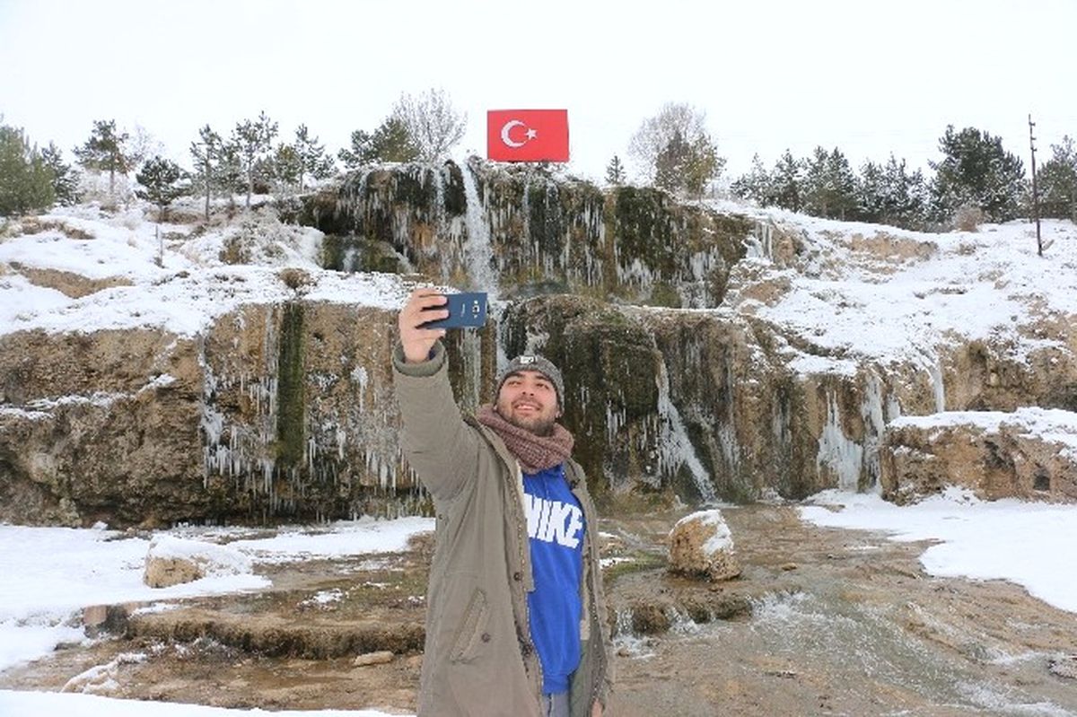 Sivas\'ta Şelale Buz Tuttu