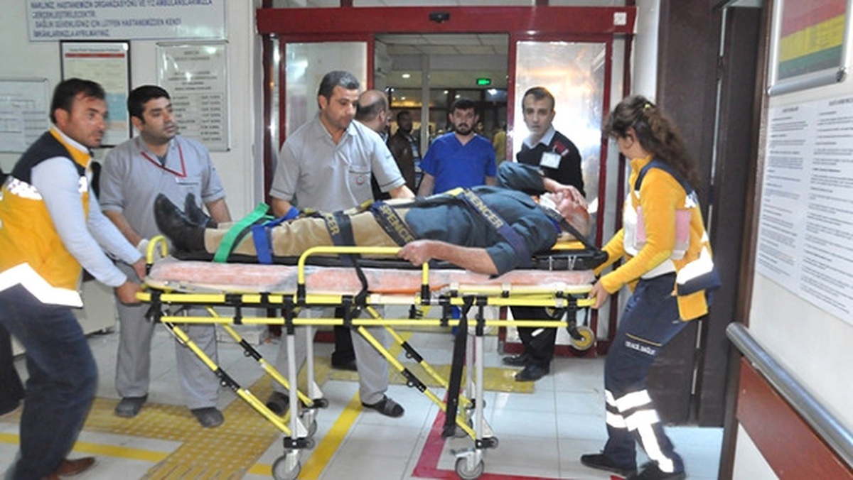 Sivas\'ta Zincirleme Trafik Kazası: 15 Yaralı