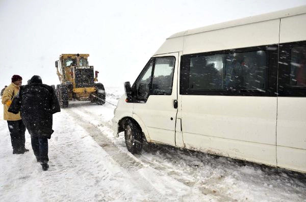 Siverek\'te Taşımalı Okullarda Kar Tatili (2)