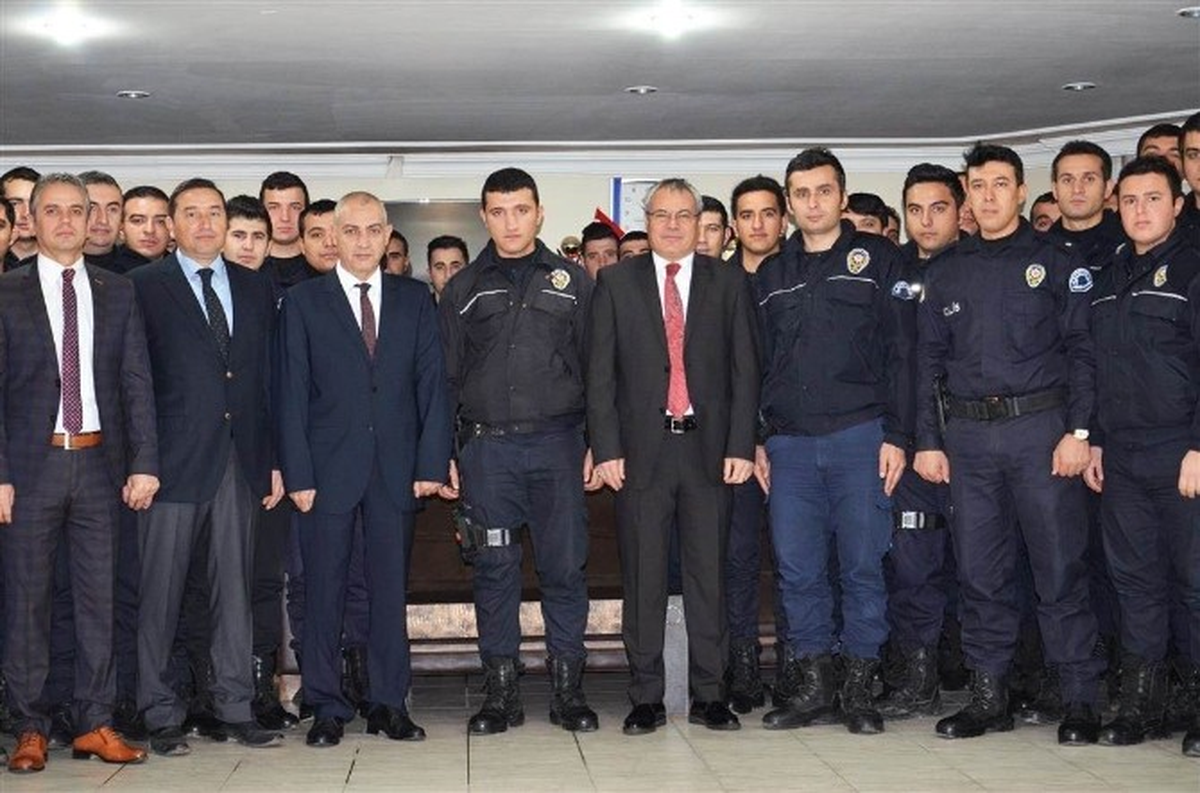 Vali Deniz\'den Polise Taziye Ziyareti