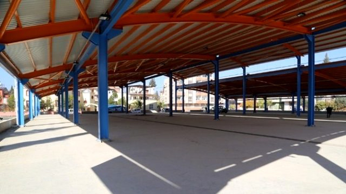 Yüreğir\'in İkinci Kapalı Semt Pazarı Hizmete Hazır