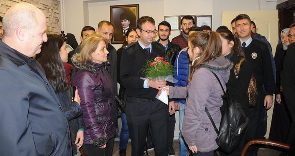 Yurtlarda Kalan Öğrencilerinden Polis Merkezine Ziyaret